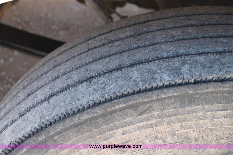 image for item C3633 1999 Peterbilt 377 semi truck