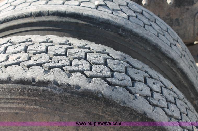 image for item C3633 1999 Peterbilt 377 semi truck