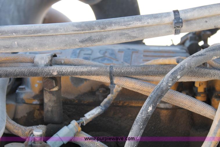 image for item C3633 1999 Peterbilt 377 semi truck