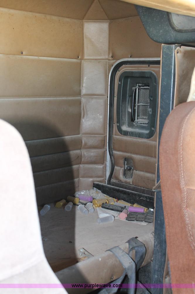 image for item C3633 1999 Peterbilt 377 semi truck