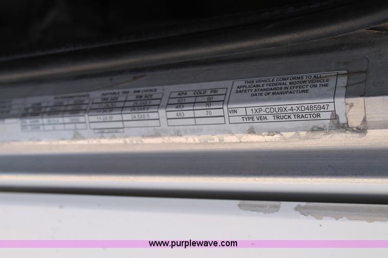 image for item C3633 1999 Peterbilt 377 semi truck