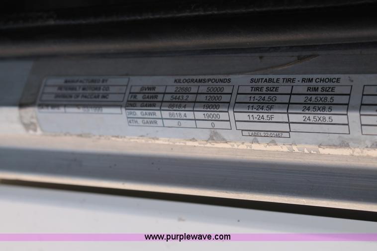 image for item C3633 1999 Peterbilt 377 semi truck