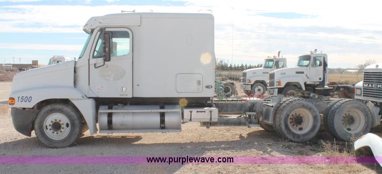 image for item C3634 1998 Freightliner Century Class semi truck