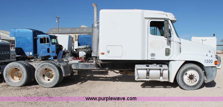 image for item C3634 1998 Freightliner Century Class semi truck