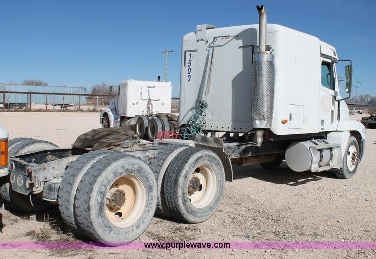 image for item C3634 1998 Freightliner Century Class semi truck