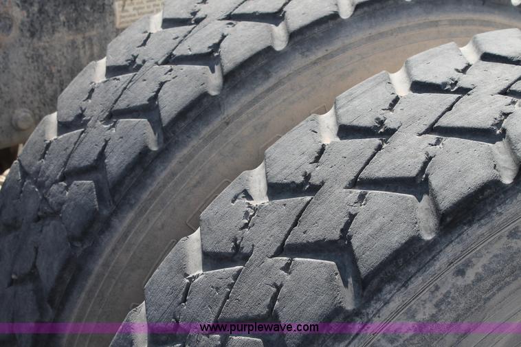 image for item C3634 1998 Freightliner Century Class semi truck