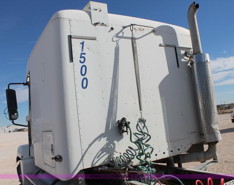 image for item C3634 1998 Freightliner Century Class semi truck