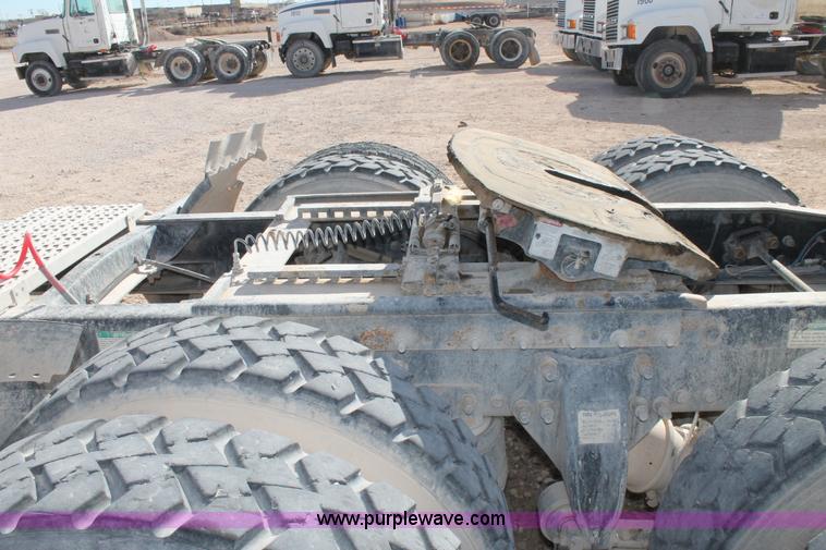 image for item C3634 1998 Freightliner Century Class semi truck