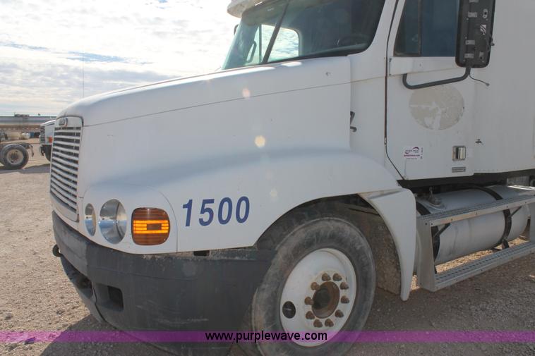 image for item C3634 1998 Freightliner Century Class semi truck