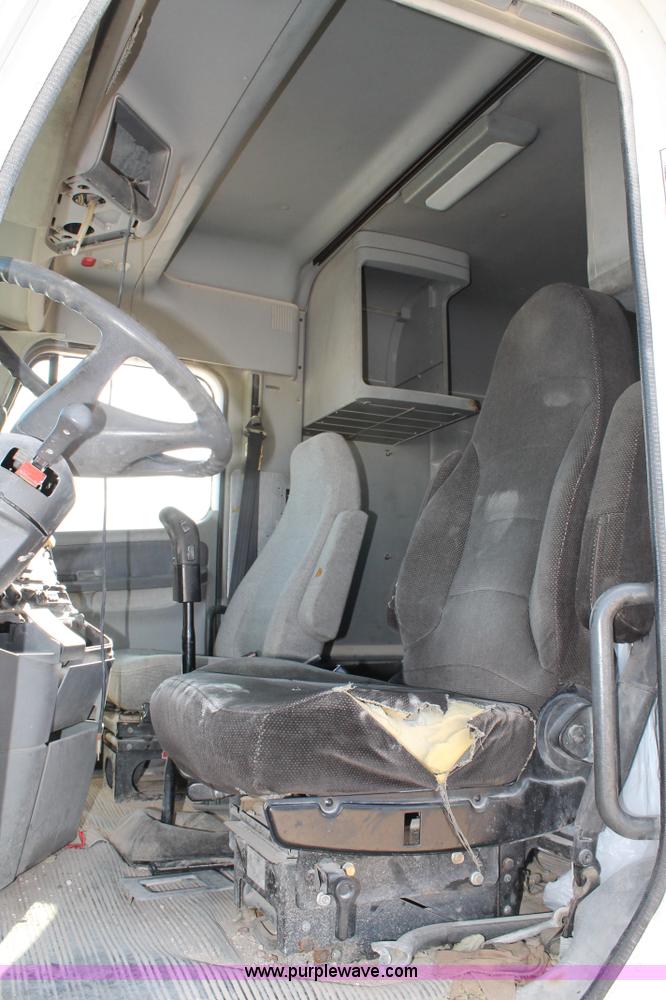 image for item C3634 1998 Freightliner Century Class semi truck