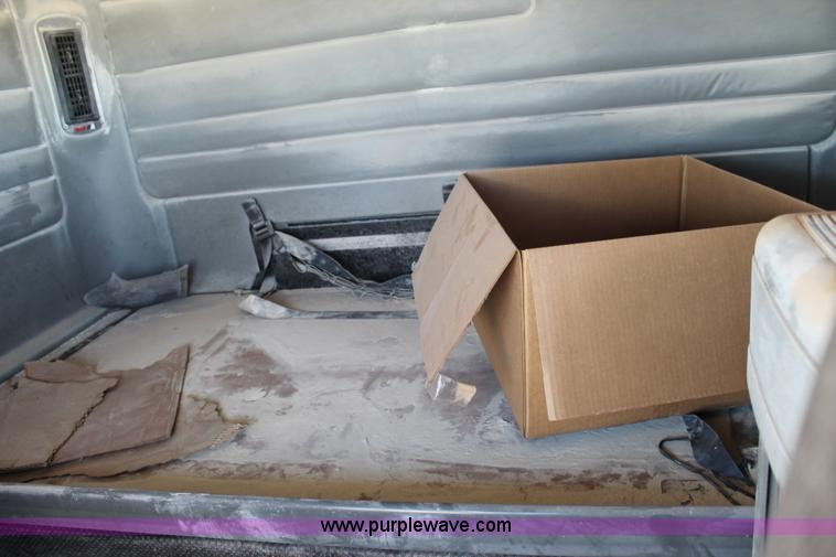 image for item C3634 1998 Freightliner Century Class semi truck