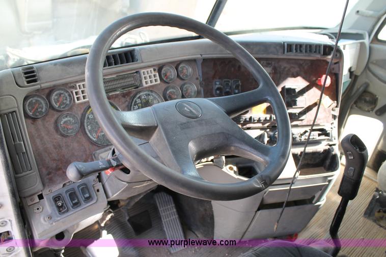 image for item C3634 1998 Freightliner Century Class semi truck