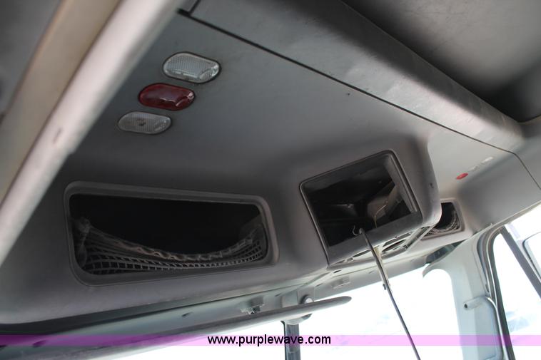 image for item C3634 1998 Freightliner Century Class semi truck