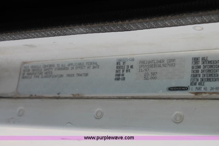 image for item C3634 1998 Freightliner Century Class semi truck