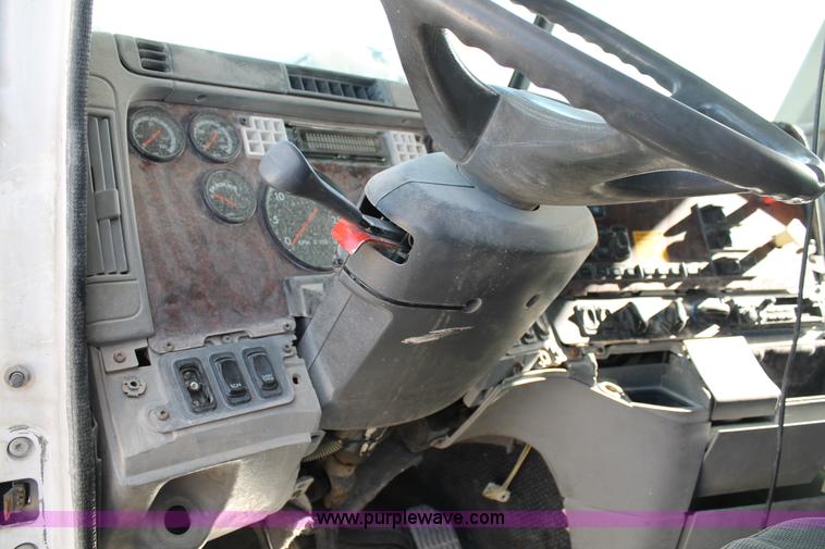 image for item C3634 1998 Freightliner Century Class semi truck