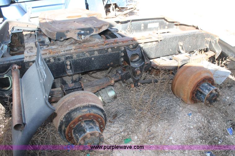 image for item C3635 1996 International 8200 semi truck