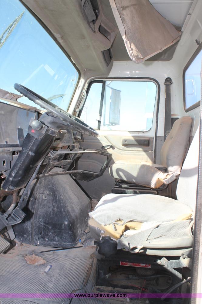 image for item C3635 1996 International 8200 semi truck