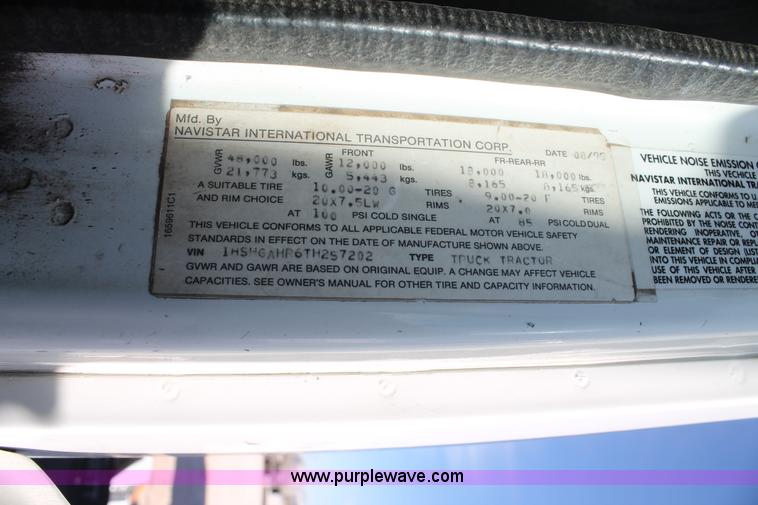 image for item C3635 1996 International 8200 semi truck