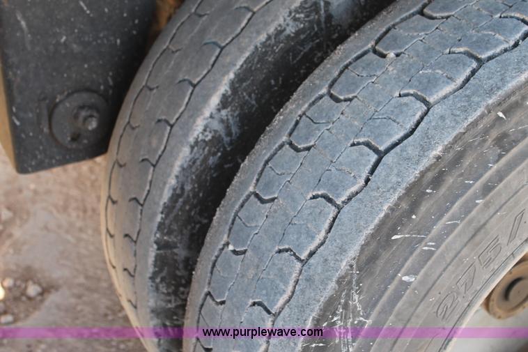 image for item C3636 2001 Lufkin TFV-CLST dry van trailer