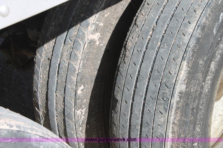 image for item C3636 2001 Lufkin TFV-CLST dry van trailer