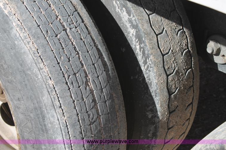 image for item C3636 2001 Lufkin TFV-CLST dry van trailer