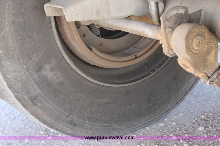 image for item C3636 2001 Lufkin TFV-CLST dry van trailer