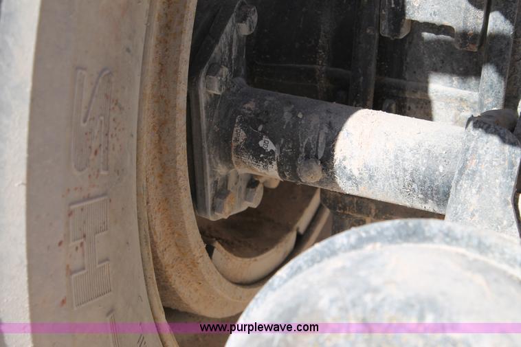 image for item C3637 1997 Mack CH613 semi truck