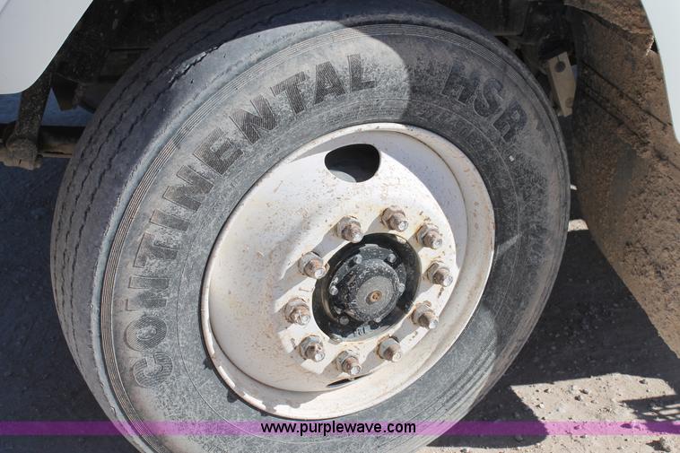 image for item C3637 1997 Mack CH613 semi truck