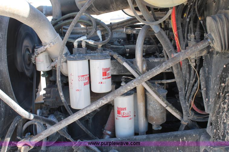 image for item C3637 1997 Mack CH613 semi truck