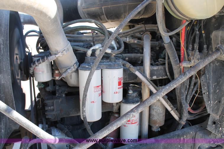 image for item C3637 1997 Mack CH613 semi truck