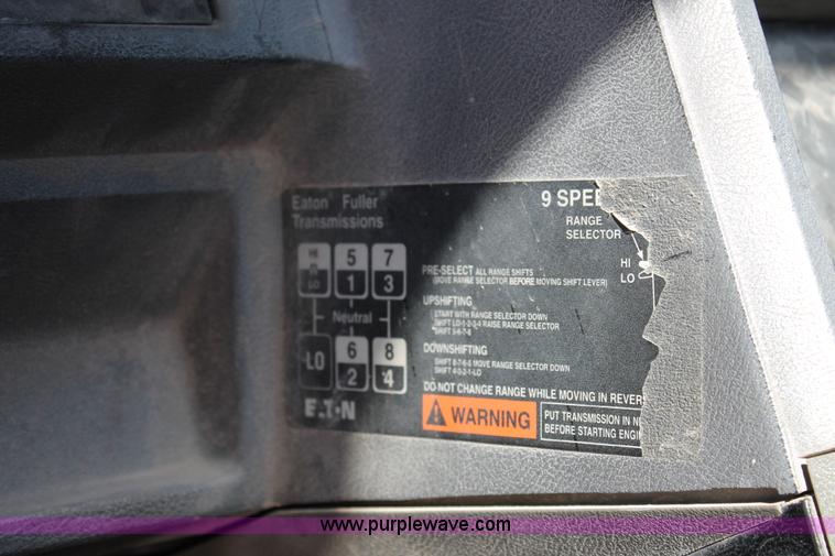 image for item C3637 1997 Mack CH613 semi truck