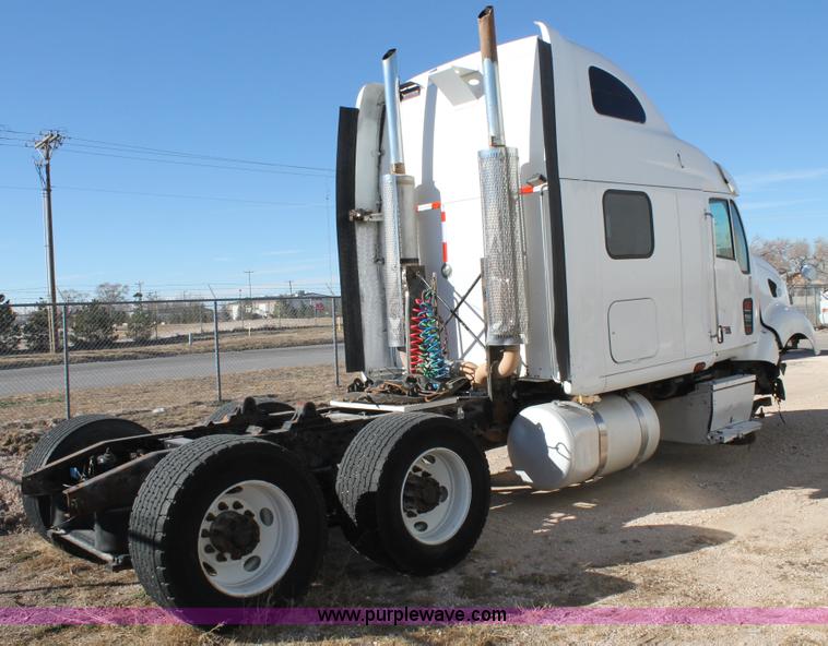 image for item C3638 2001 Peterbilt 387 semi truck