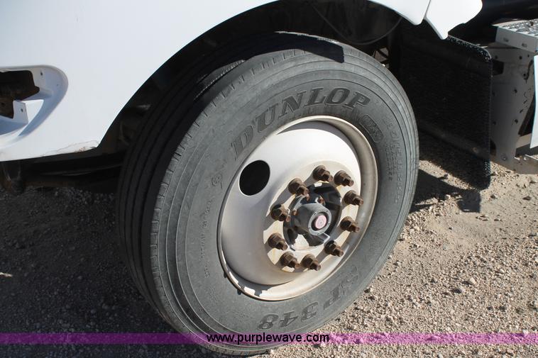 image for item C3638 2001 Peterbilt 387 semi truck