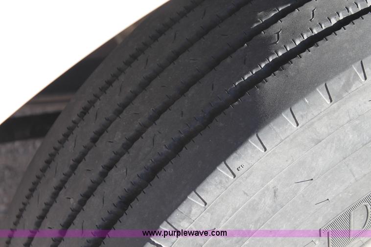 image for item C3638 2001 Peterbilt 387 semi truck