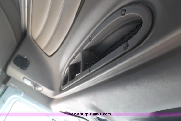 image for item C3638 2001 Peterbilt 387 semi truck