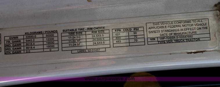 image for item C3638 2001 Peterbilt 387 semi truck