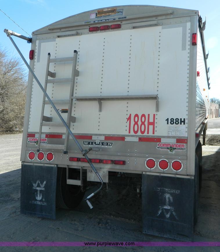 image for item D6078 2006 Wilson Pace Setter grain trailer