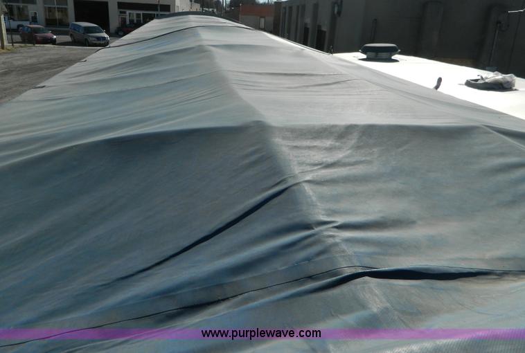 image for item D6078 2006 Wilson Pace Setter grain trailer