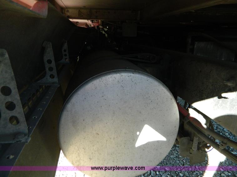 image for item D6083 2005 Freightliner Century Class ST120 semi truck