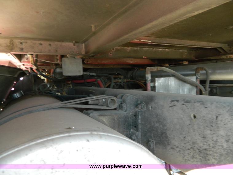 image for item D6083 2005 Freightliner Century Class ST120 semi truck