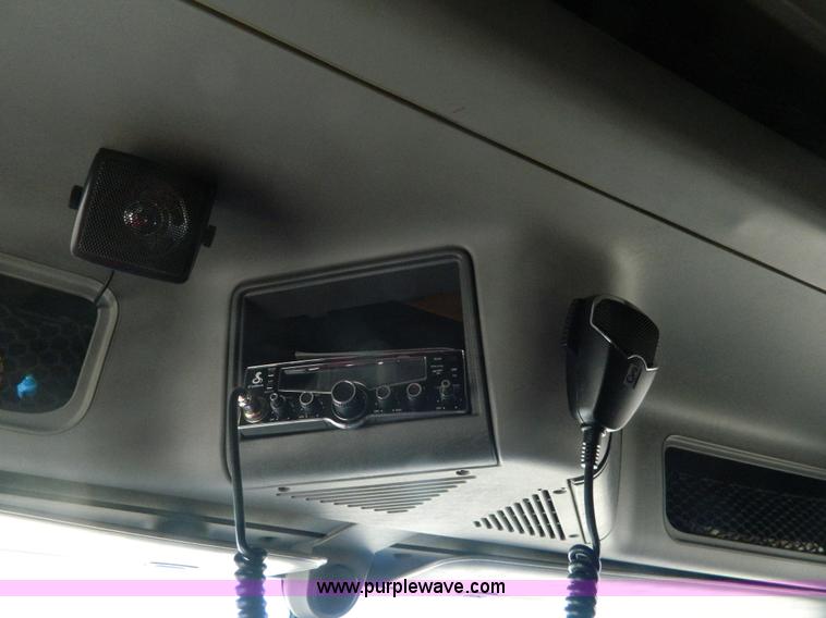 image for item D6083 2005 Freightliner Century Class ST120 semi truck