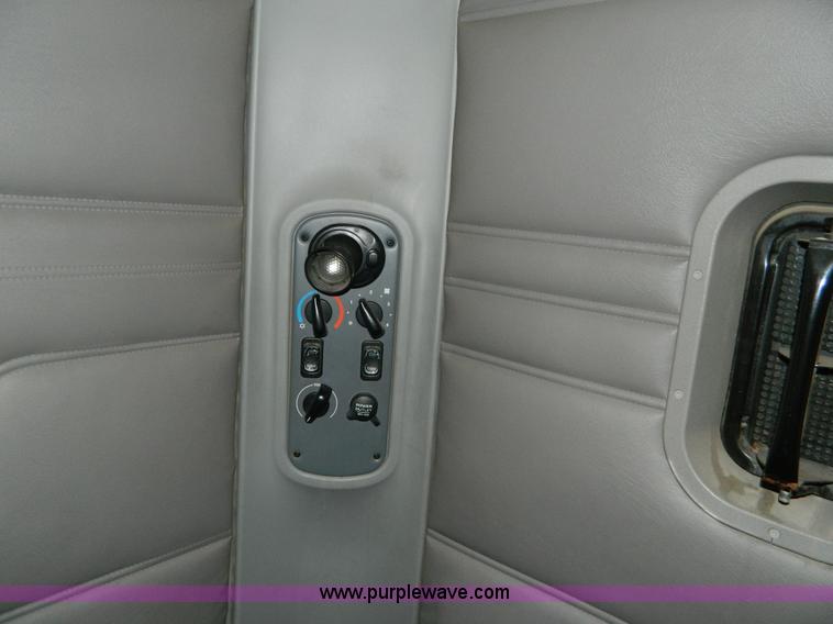 image for item D6083 2005 Freightliner Century Class ST120 semi truck