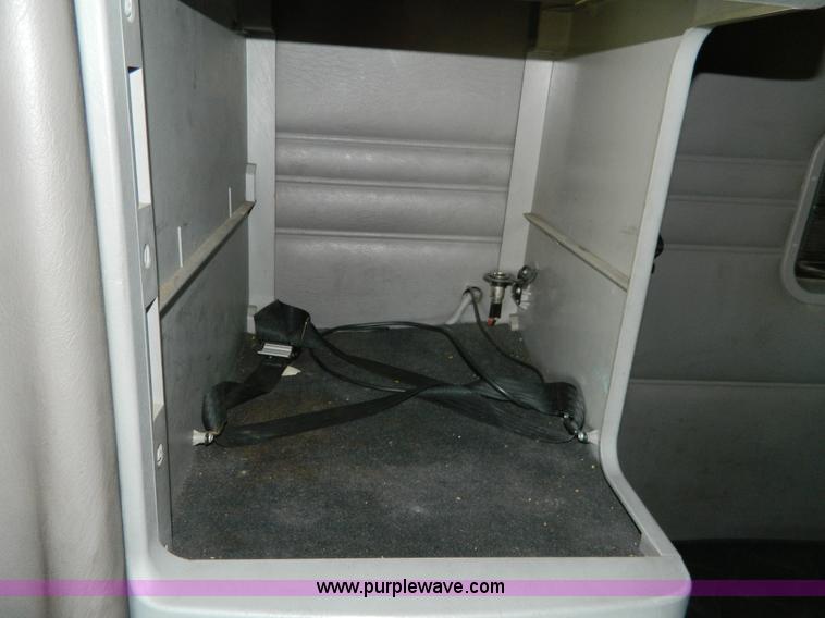 image for item D6083 2005 Freightliner Century Class ST120 semi truck