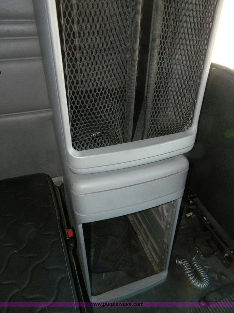 image for item D6083 2005 Freightliner Century Class ST120 semi truck