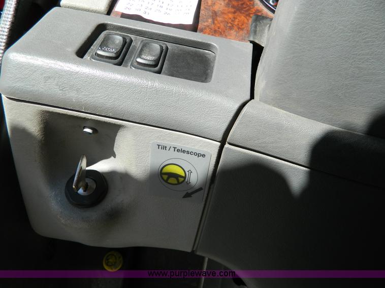 image for item D6083 2005 Freightliner Century Class ST120 semi truck