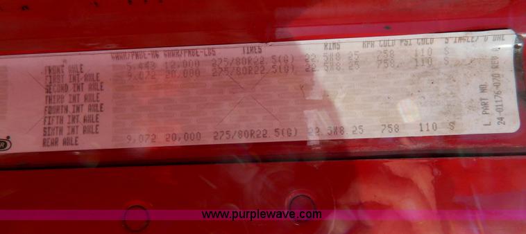 image for item D6083 2005 Freightliner Century Class ST120 semi truck