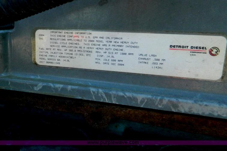 image for item D6083 2005 Freightliner Century Class ST120 semi truck