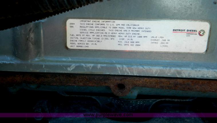 image for item D6083 2005 Freightliner Century Class ST120 semi truck