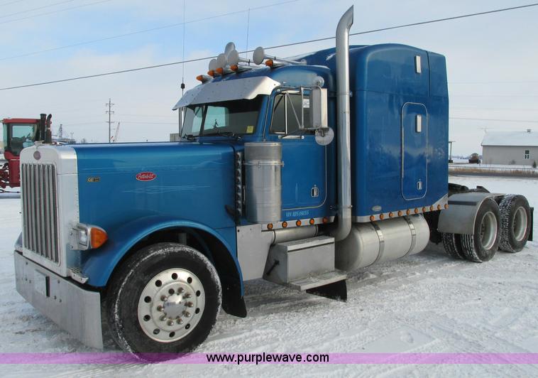 image for item E5241 2001 Peterbilt 379 semi truck
