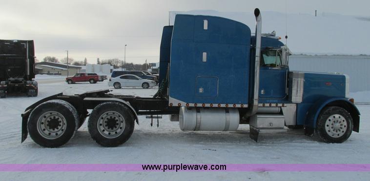 image for item E5241 2001 Peterbilt 379 semi truck